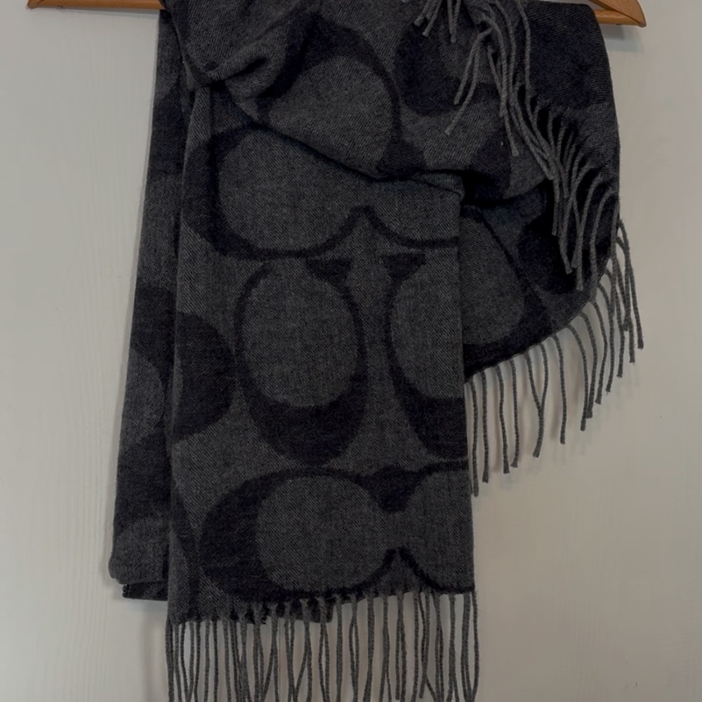 Coach Ladies Scarf, Reversable, Grey and dark grey